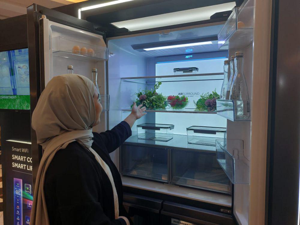 Kulkas dengan Teknologi Artificial Intelligence Ada di Tangerang