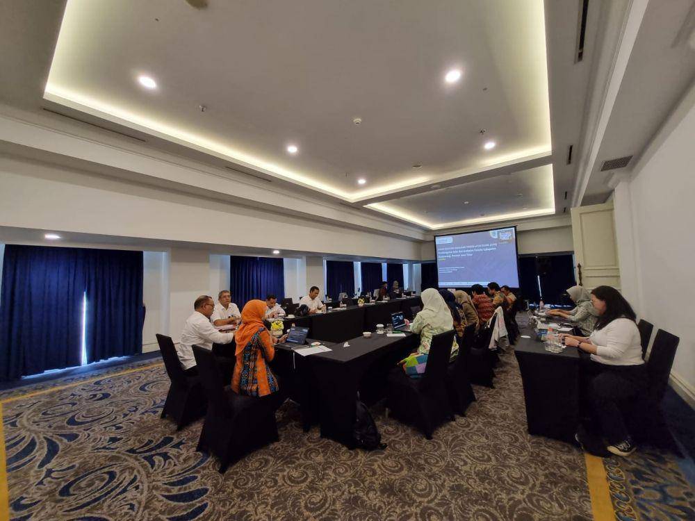 Tim Pemkab Banyuwangi rapat bersama Kementerian ATR/BPN terkait penuntasan jalur Jember-Banyuwangi. (dok. Pemkab Banyuwangi)