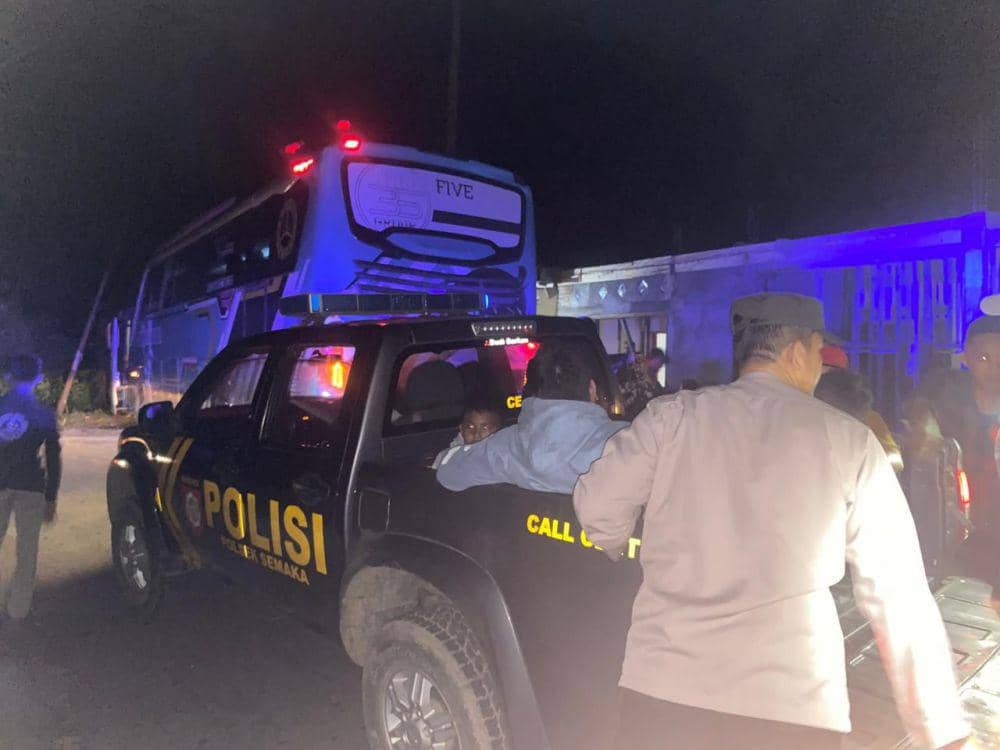 Bus rombongan study tour MIN 1 Pesisir Barat alami kecelakaan tunggal di Jalinbar, Semaka, Tanggamus. (Dok. Polres Tanggamus).