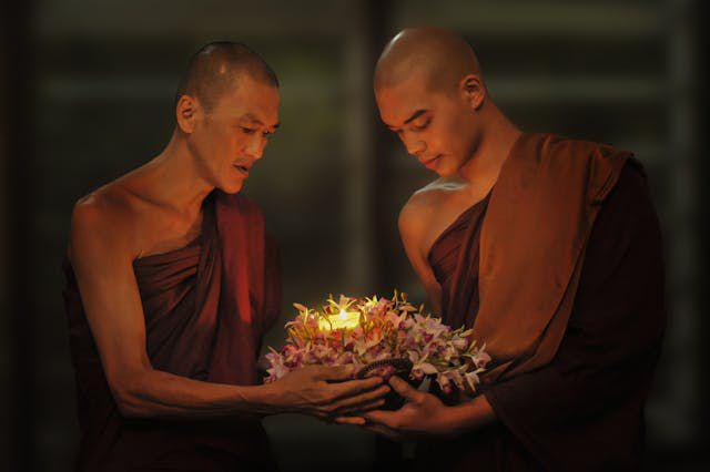 5 Aktivitas Spiritual yang Biasa Dilakukan Selama Waisak