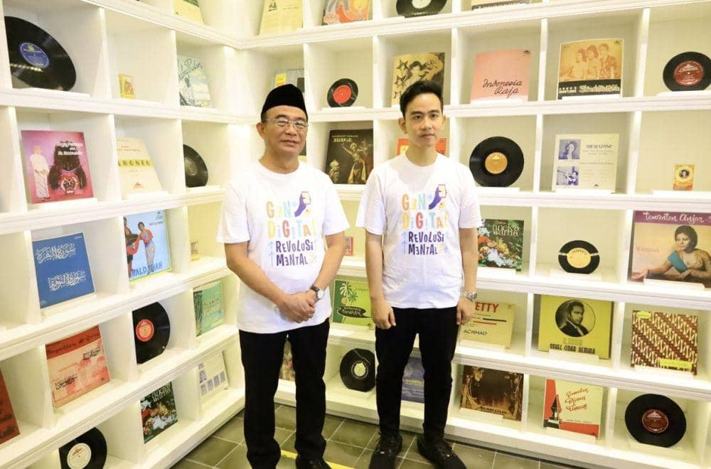 Menko PMK Muhadjir Effendi bersama Walikota Solo, Gibran Rakabuming Raka. (Dok/Humas Pemkot Solo)