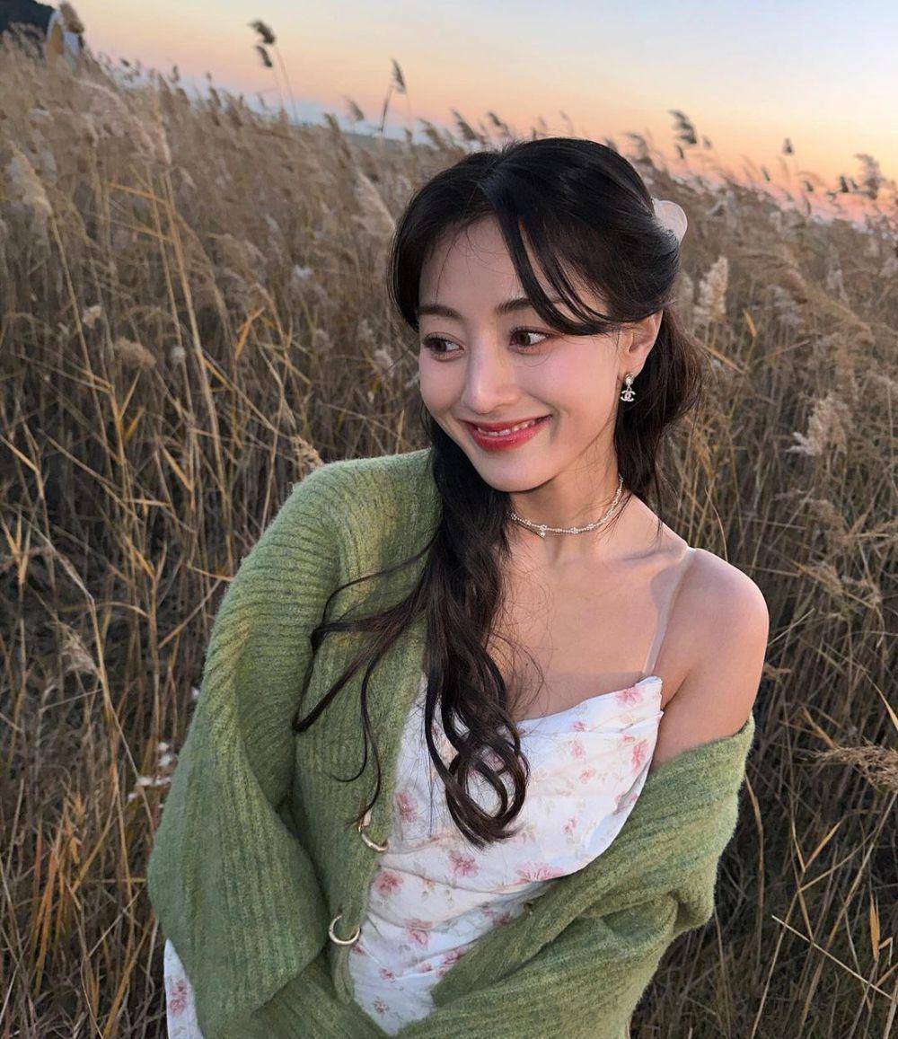 Jihyo Twice (instagram.com/_zyozyo)