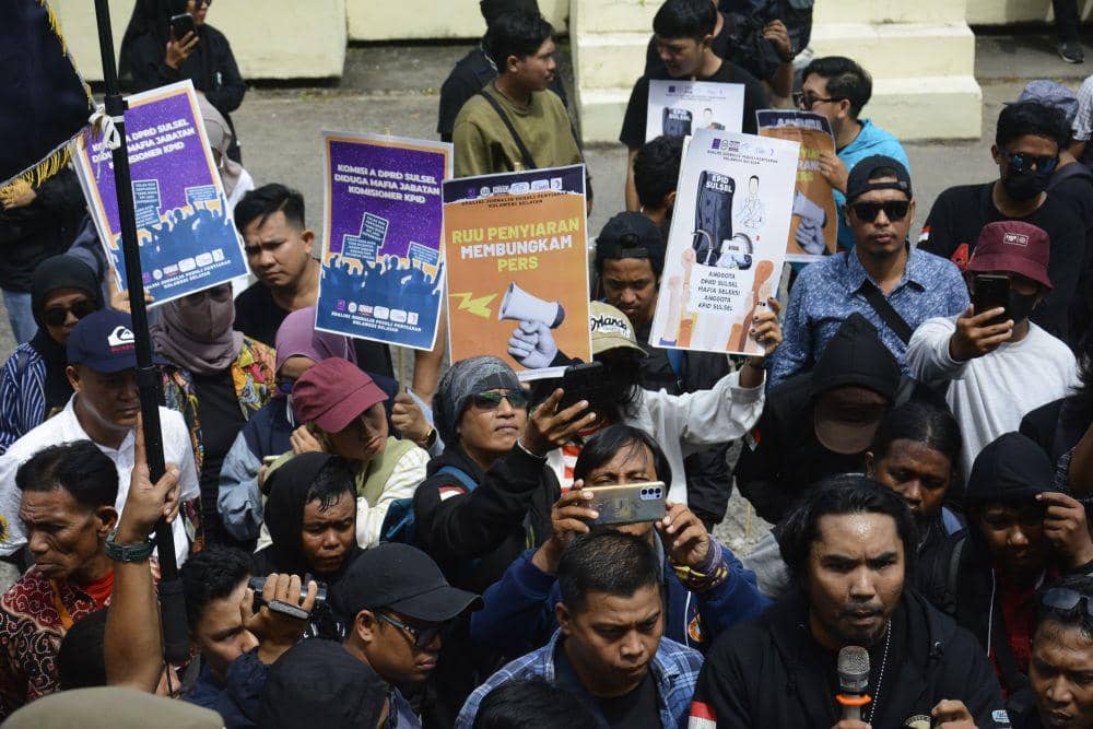 Jurnalis Makassar Tolak RUU Penyiaran: Mengancam Kebebasan Pers!