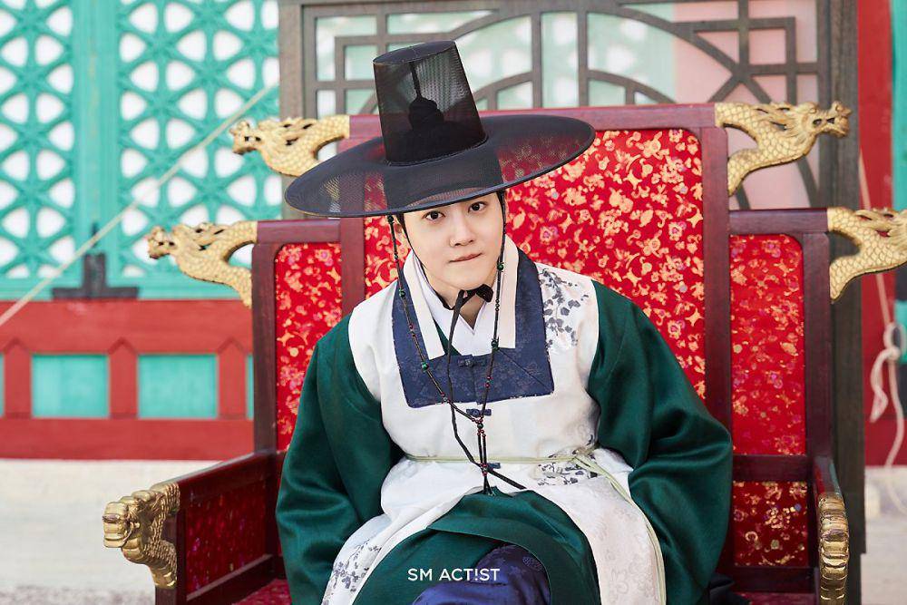 Suho EXO di balik layar drama Missing Crown Prince (dok. Naver Post/SMTOWN 신곡 포스트)