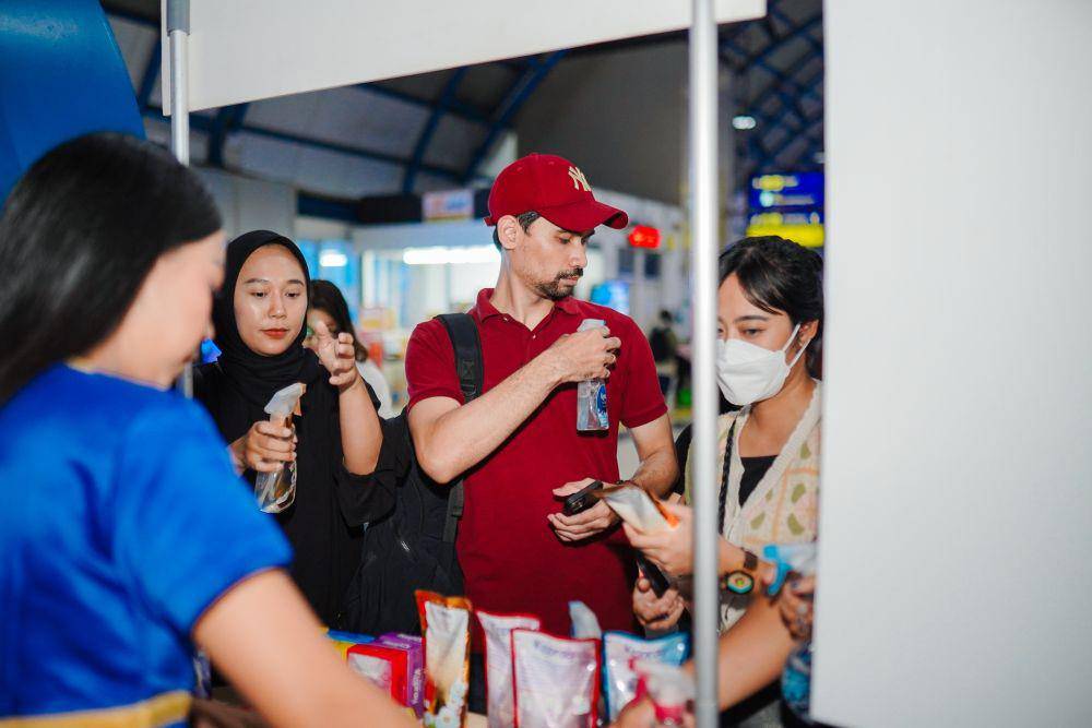Kispray adakan product experience di Stasiun Palmerah (Dok. Kispray)