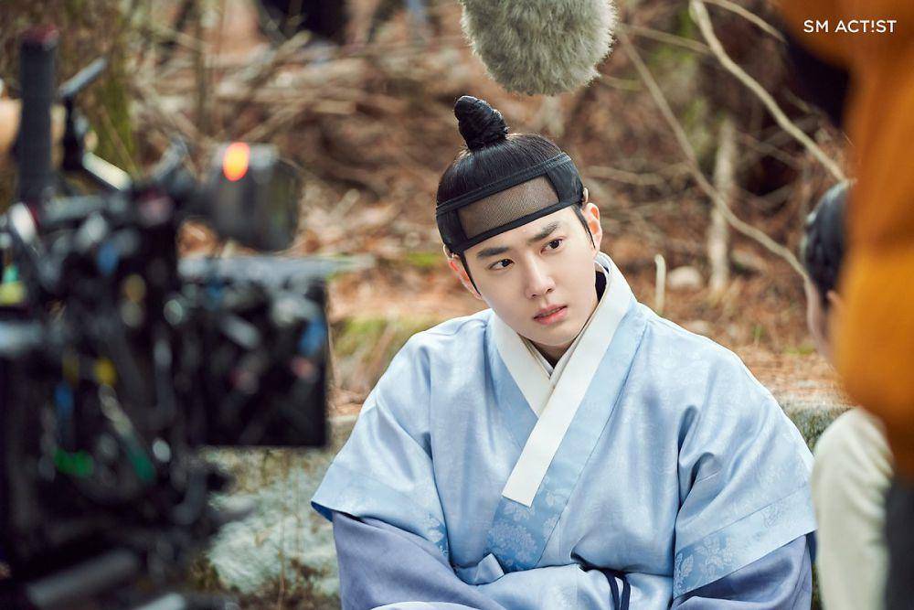 Suho EXO di balik layar drama Missing Crown Prince (dok. Naver Post/SMTOWN 신곡 포스트)