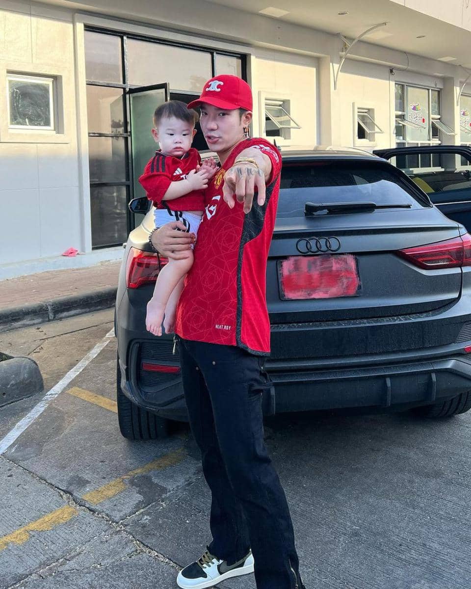 potret outfit kasual ala Boss Suddee saat momong anak (instagram.com/boss.nsbz)