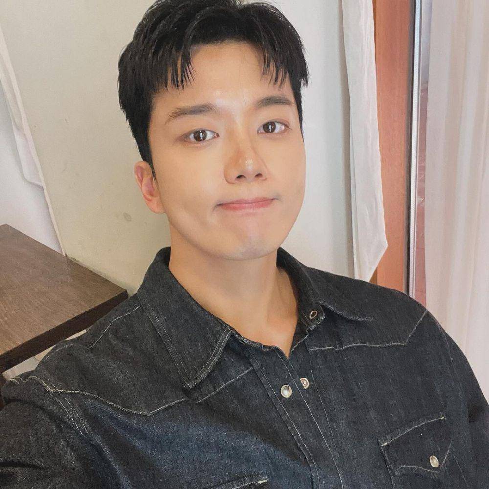Yoo Young Jae (instagram.com/yjaybaby)