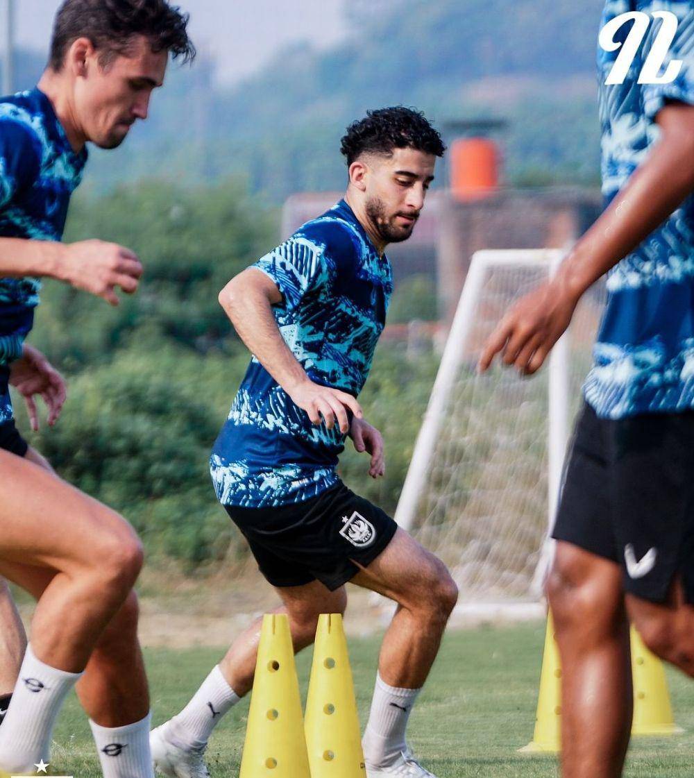 Pemain PSIS Semarang sedang jalani latihan rutin jelang International Match RCTI Sport, Kamis (23/5/2024). (dok. PSIS)