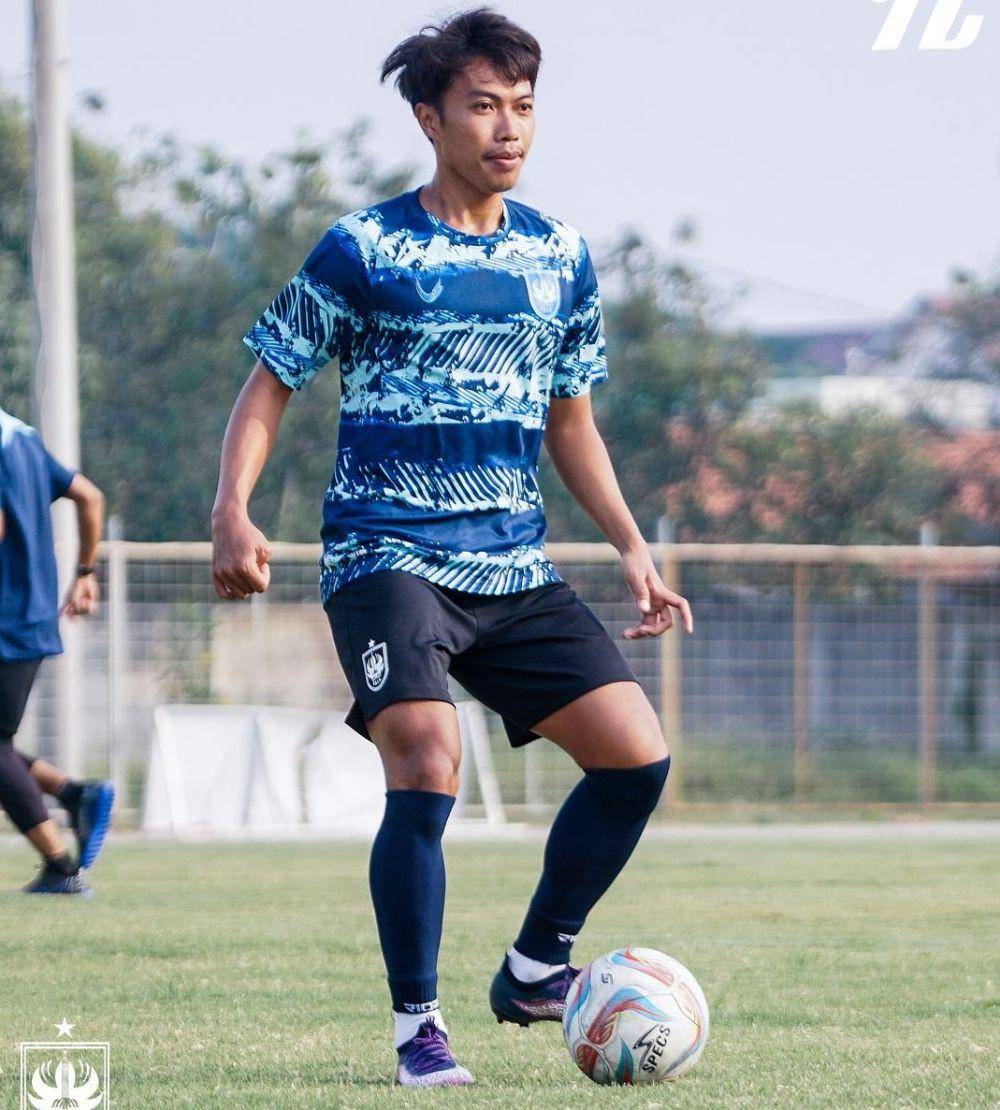 Pemain PSIS Semarang sedang jalani latihan rutin jelang International Match RCTI Sport, Kamis (23/5/2024). (dok. PSIS)
