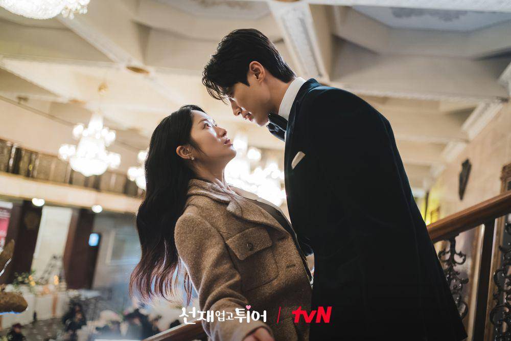 Kim Hye Yoon dan Byeon Woo Seok di Lovely Runner (dok. tvN/Lovely Runner)