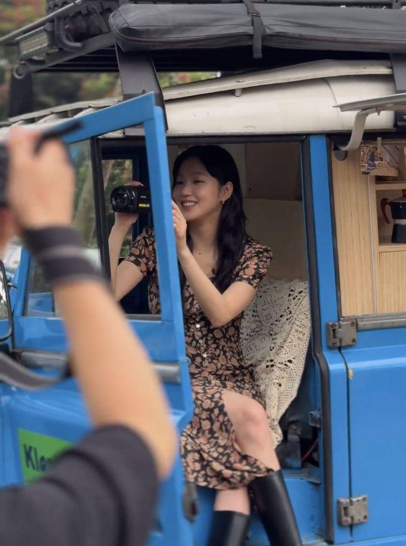 potret Kim Go Eun syuting iklan di Bandung (Instagram.com/ggonekim)