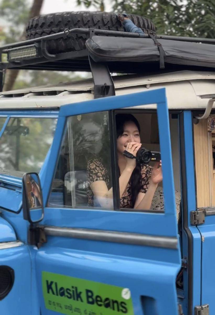 potret Kim Go Eun syuting iklan di Bandung (Instagram.com/ggonekim)