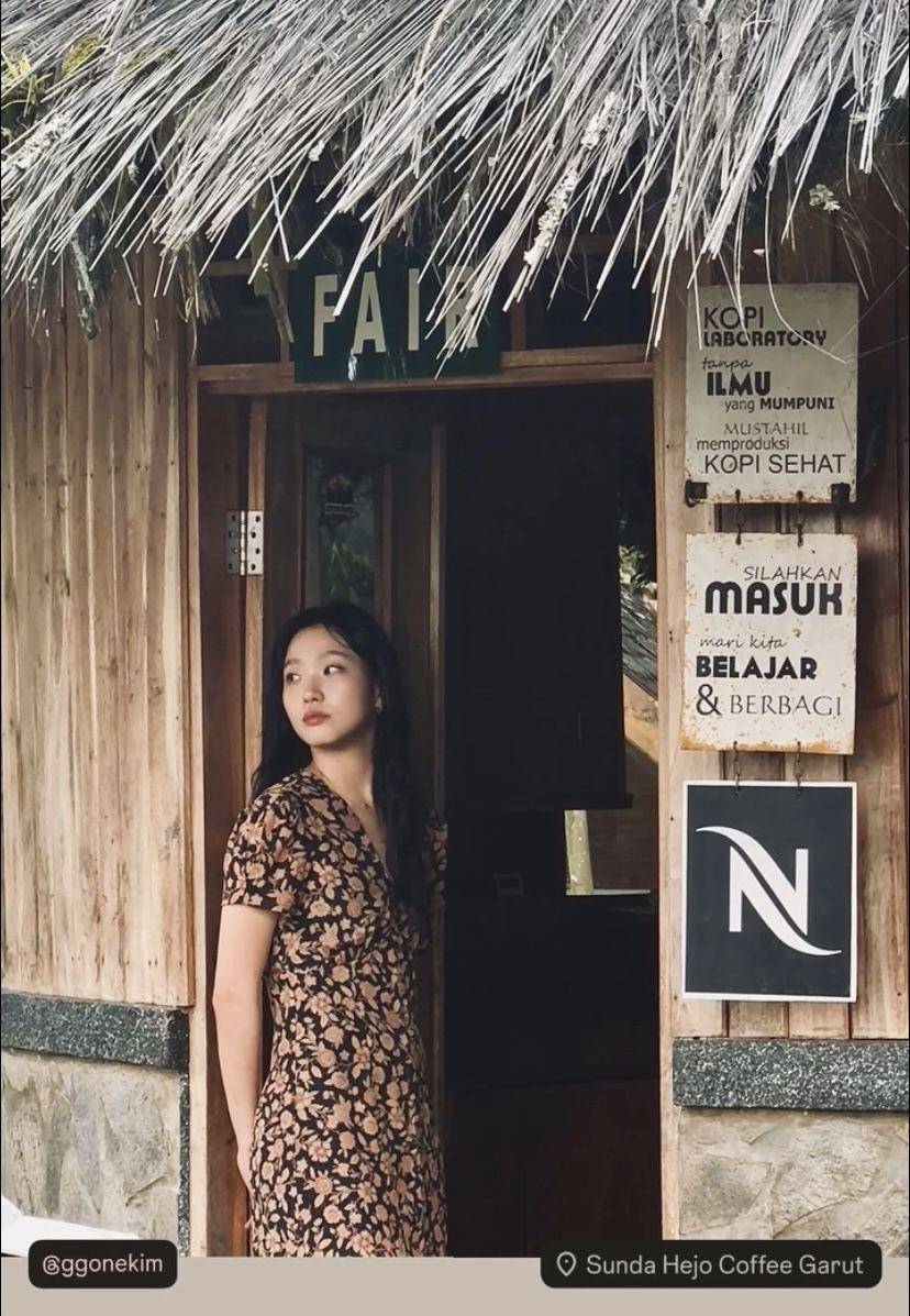 potret Kim Go Eun syuting iklan di Bandung (Instagram.com/wxczsz)