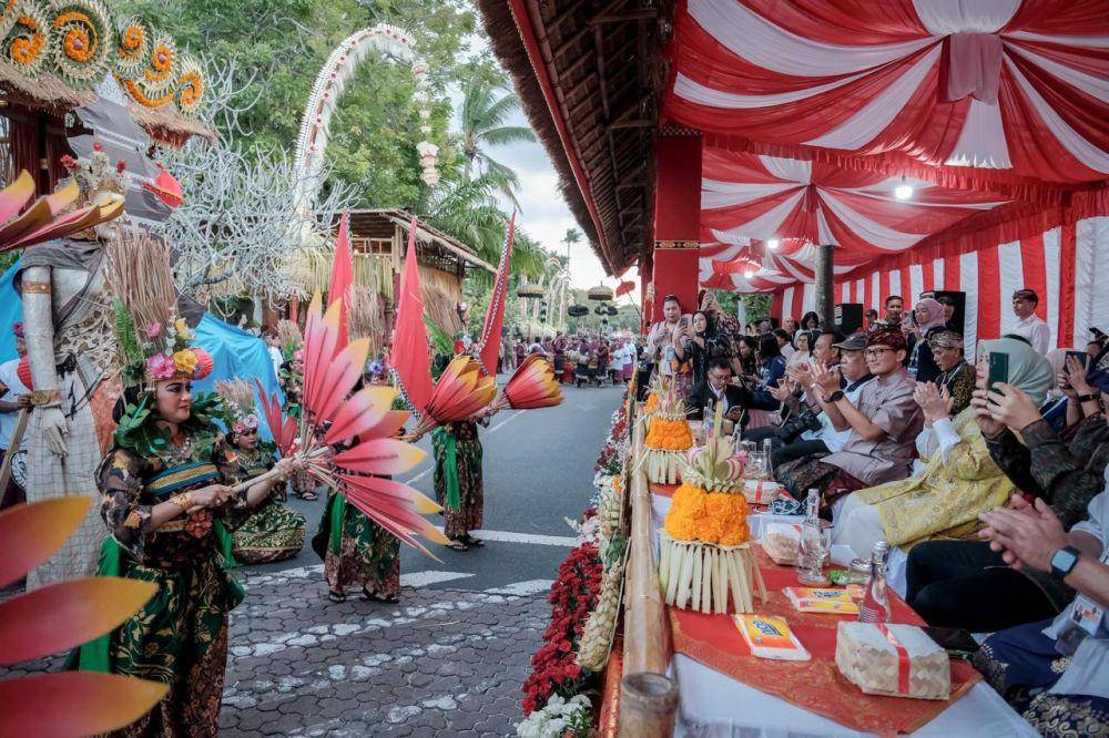 Menteri Pariwisata dan Ekonomi Kreatif/Kepala Badan Pariwisata dan Ekonomi Kreatif (Menparekraf/Kabaparekraf) Sandiaga Salahuddin Uno memastikan World Water Forum ke-10 yang masih berlangsung hingga 25 Mei 2024 di Nusa Dua, Bali, memberikan dampak yang besar terhadap pergerakan ekonomi di Bali. (Dok. Kementerian PUPR)