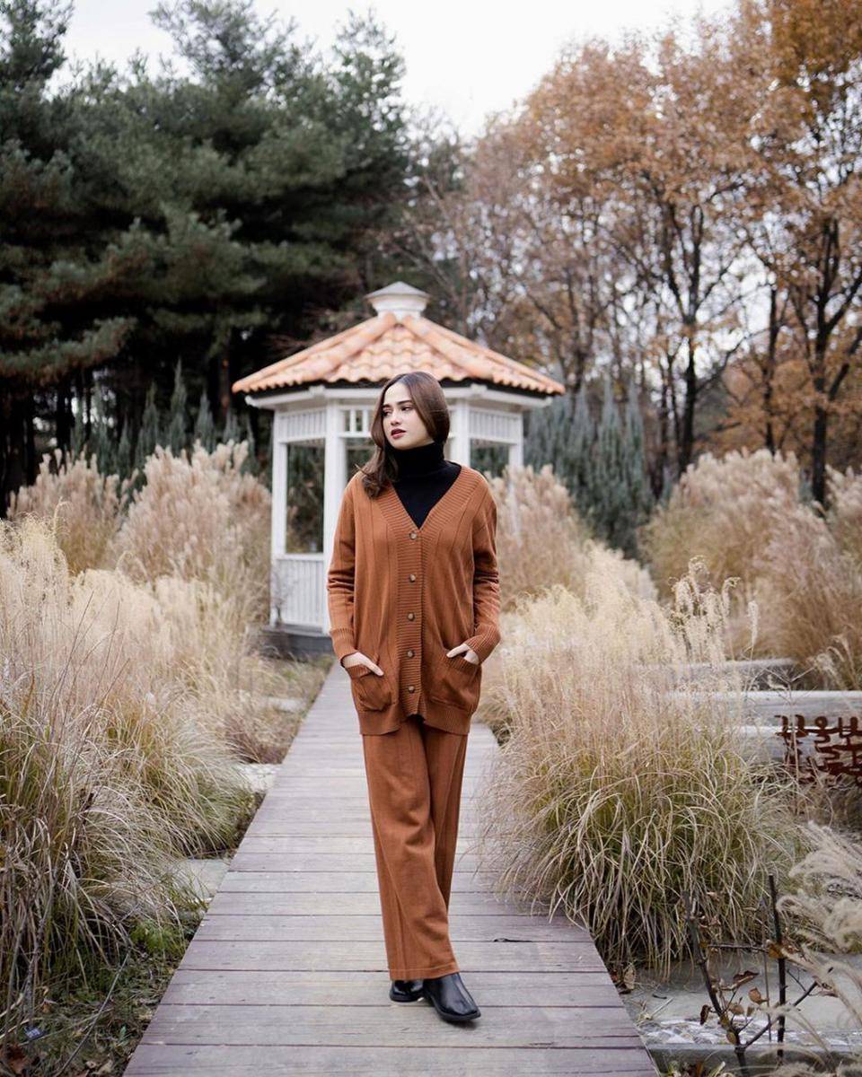 Syifa Hadju (instagram.com/thisisapril_)
