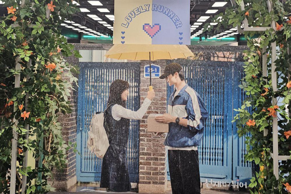 10 Potret Lovely Runner Pop Up Store, Fans yang Datang Membludak