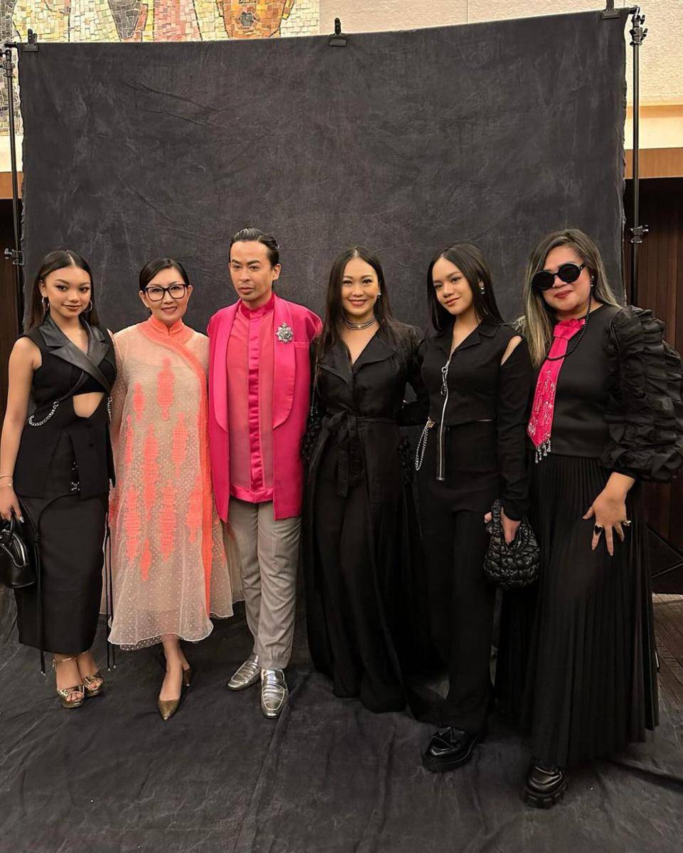 potret Riafinola bersama Naura dan Neona Ayu (instagram.com/riafinola)
