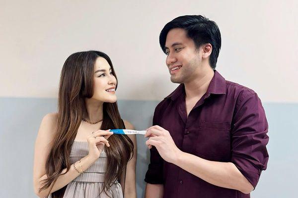 7 Potret Kevin Aprilio dan Istri Umumkan Kehamilan, Sudah 4 Bulan