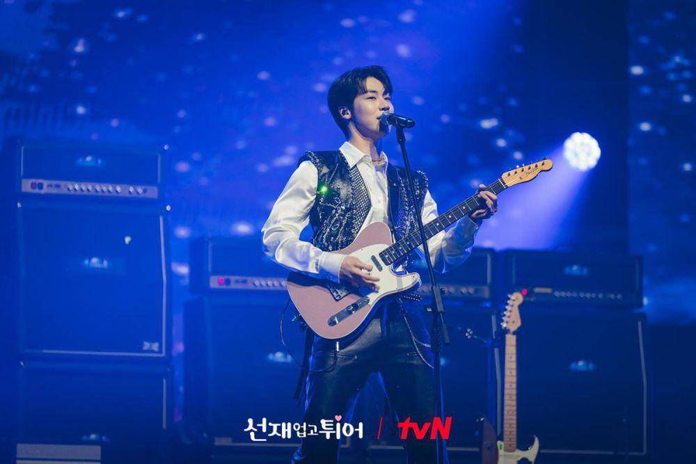 Lee Seung Hyub di Lovely Runner (dok. tvN/Lovely Runner)