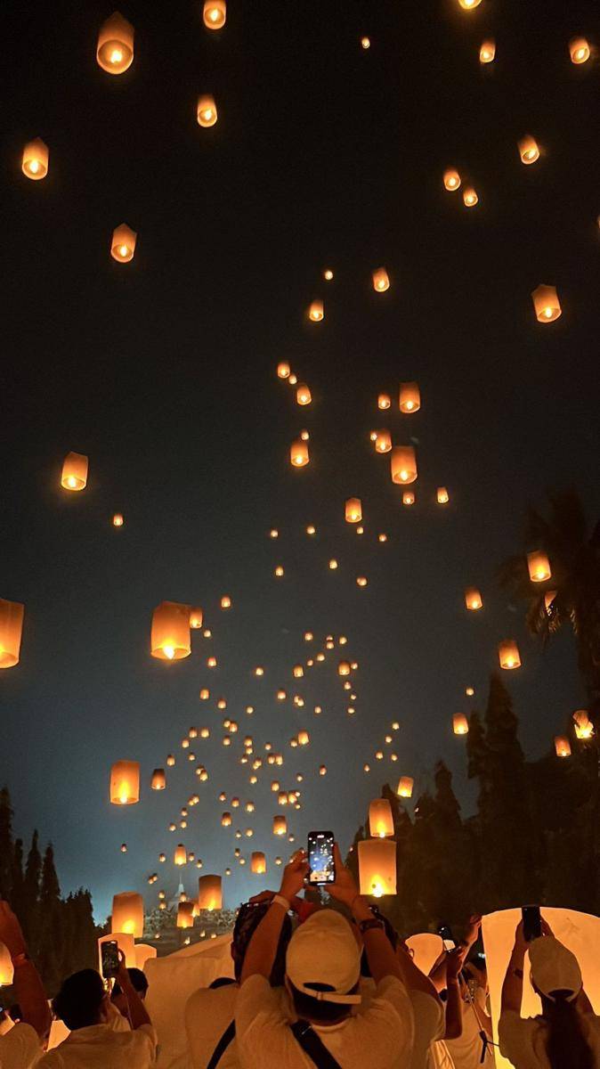 Potret festival lampion di Borobodur (x.com/bertaburkan)