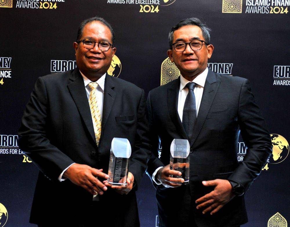 PT Permodalan Nasional Madani (PNM) dan Maybank Indonesia mendapatkan penghargaan kategori Best Islamic Currency Deal–Indonesia dalam Euromoney’s Islamic Finance Awards 2024. (dok. PNM)