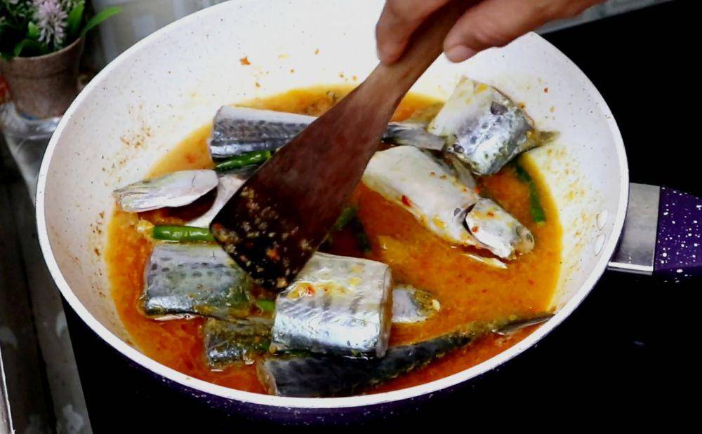 ilustrasi memasak asem pedas ikan tenggiri (youtube.com/Sharing Masak Memasak)