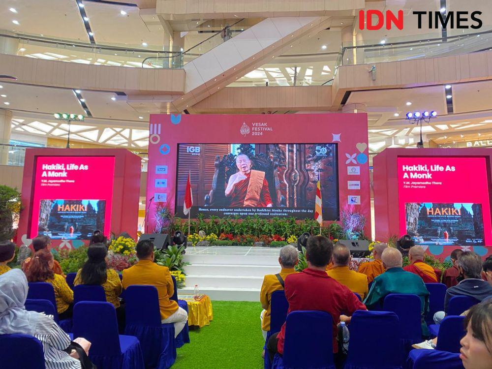 Perayaan Waisak di Surabaya, Film Tentang Bhikkhu Diputar di Mal
