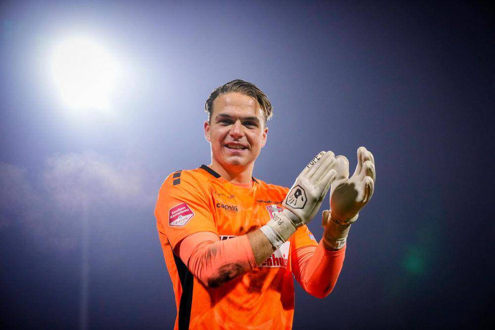 Luca Plogmann ketika memperkuat FC Dordrecht. (instagram.com/lucaplogmann)