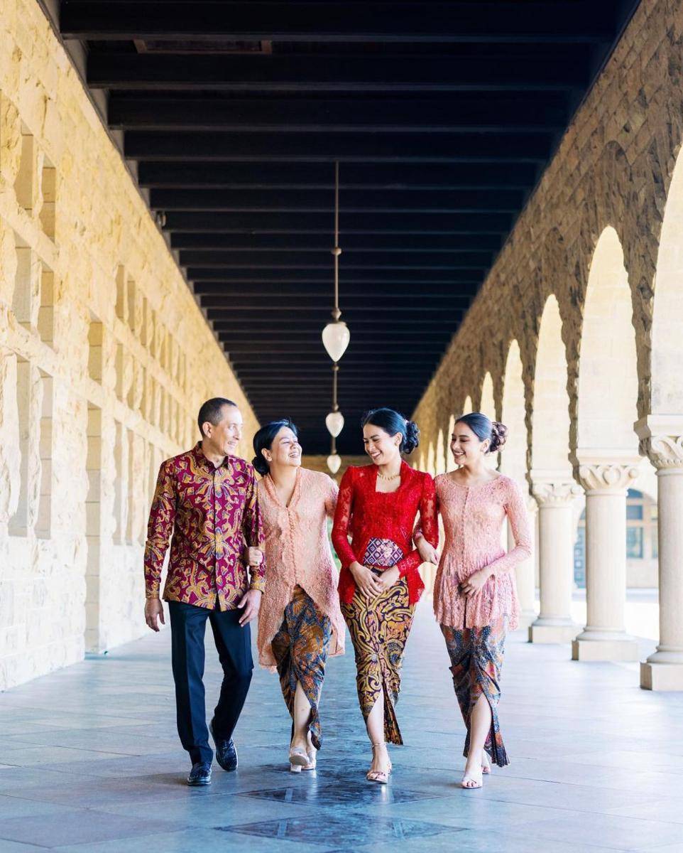 Ide Foto Wisuda Keluarga (instagram.com/maudyayunda)