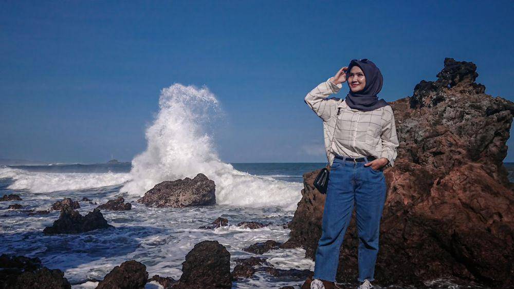 Pantai Karang Tawulan (maps.google.com/Ajus BK)
