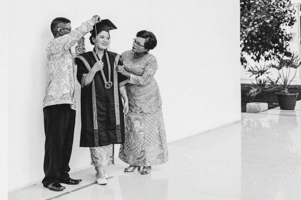 Ide Foto Wisuda Keluarga (pexels.com/Muhammad Renaldi)