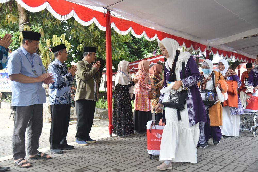 Pemberangkatan haji dari Sleman, Jumat (24/5/2024). (Dok. Istimewa)