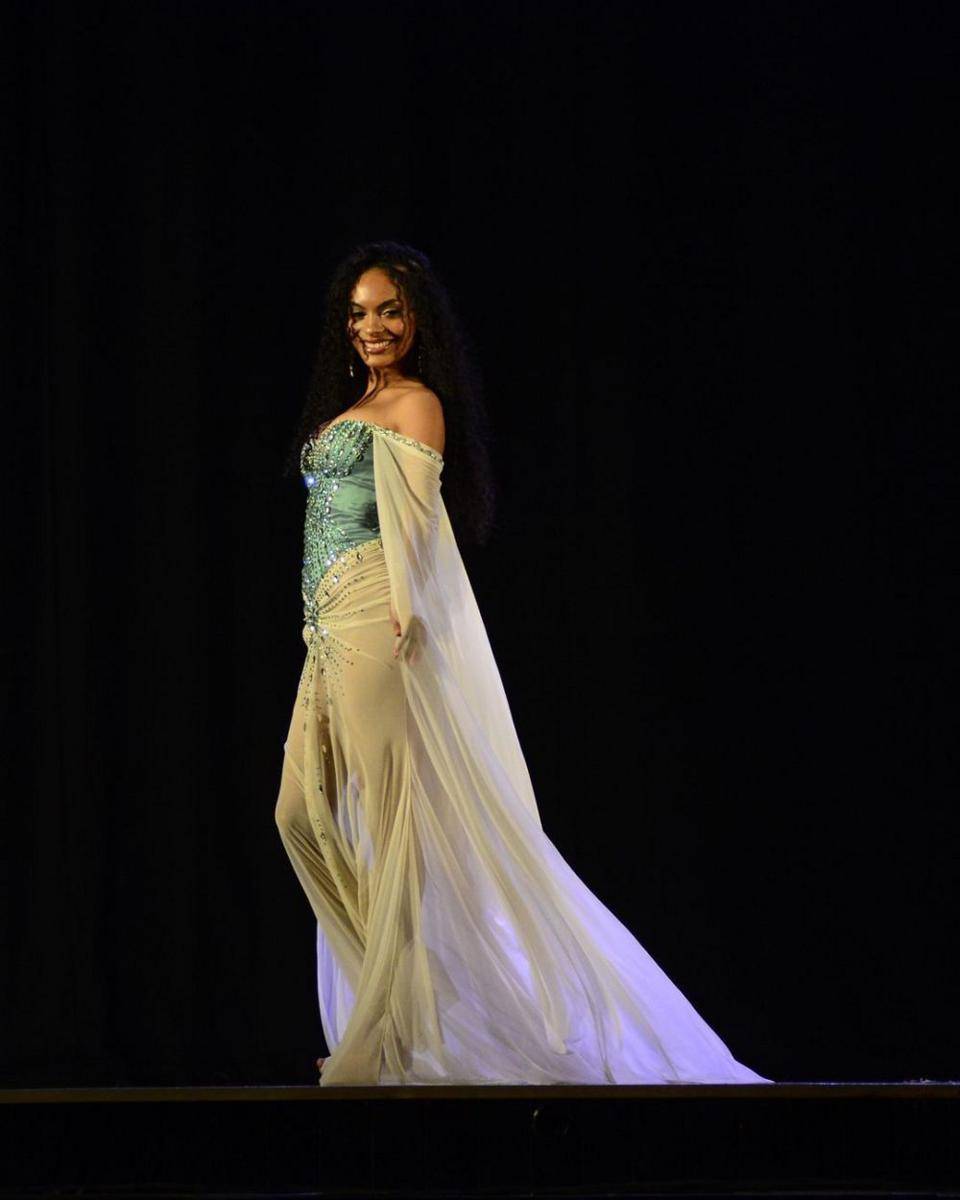Potret Gaun Malam di Preliminary Miss Universe Argentina 2024 (instagram.com/missuniversoar)