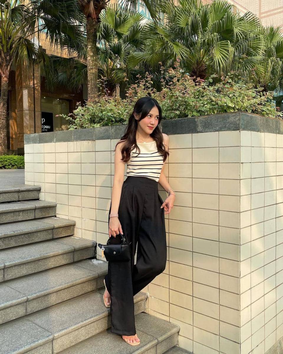 ide padu padan sleeveless top ala Shasa Zhania (instagram.com/shazhaniaa)