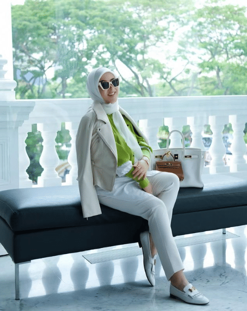 Syahrini (instagram.com/princessyahrini)