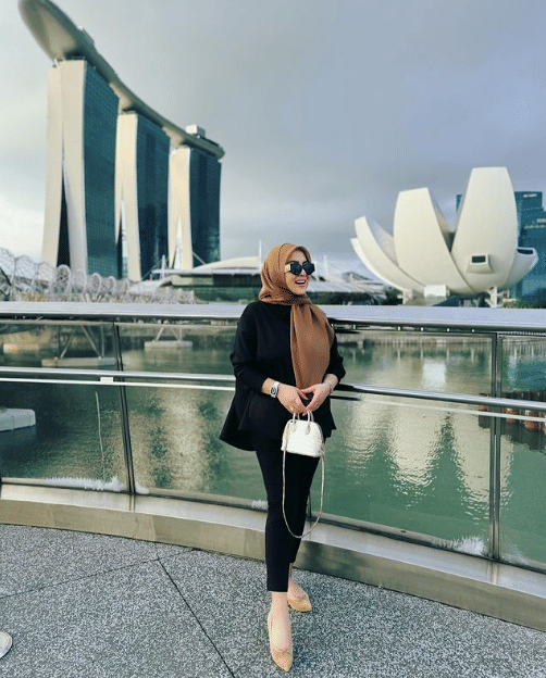 10 Style Kece Syahrini Saat Hamil, Tetap Cetar