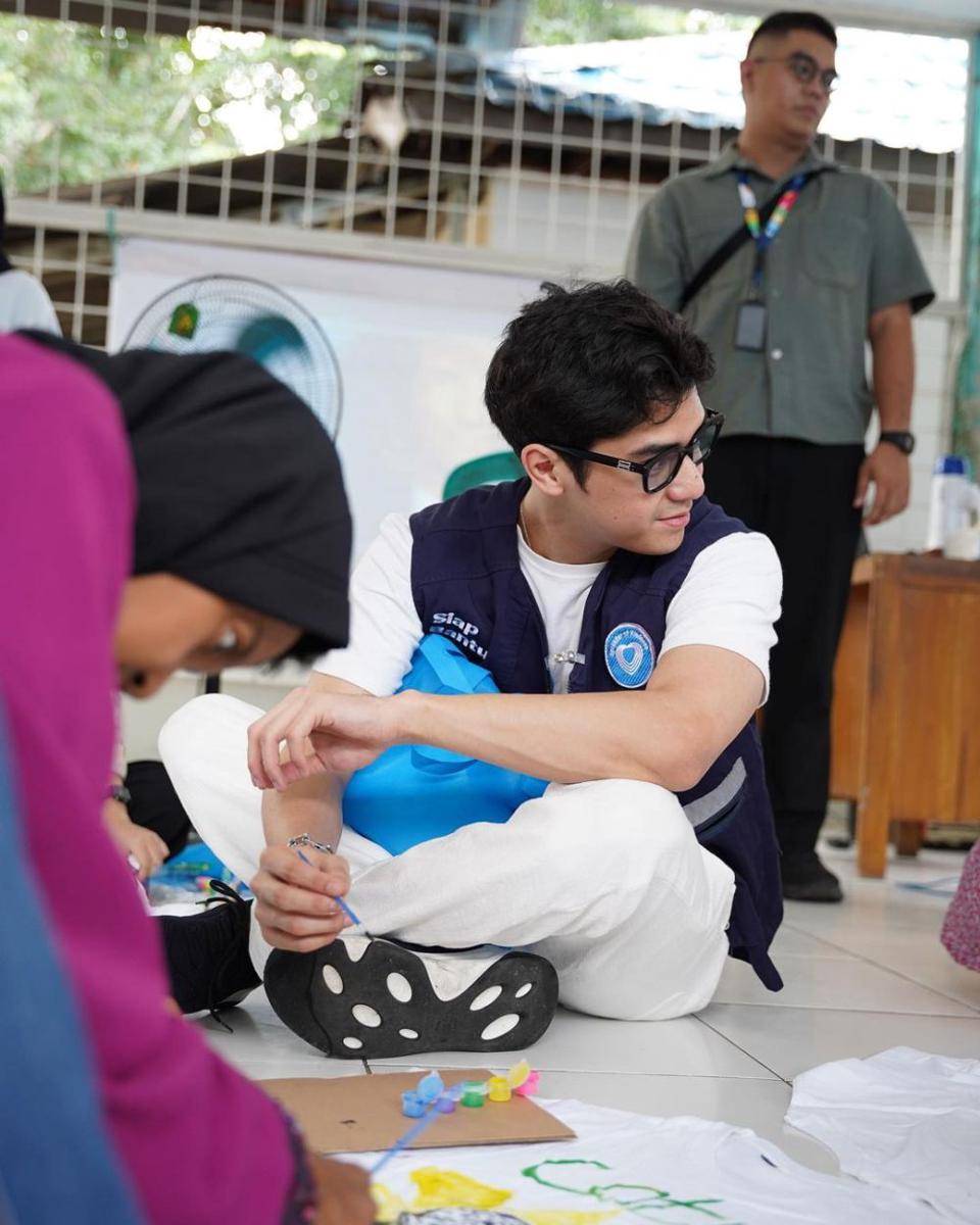 potret Al Ghazali ikut kegiatan sosial (instagram.com/alghazali7)