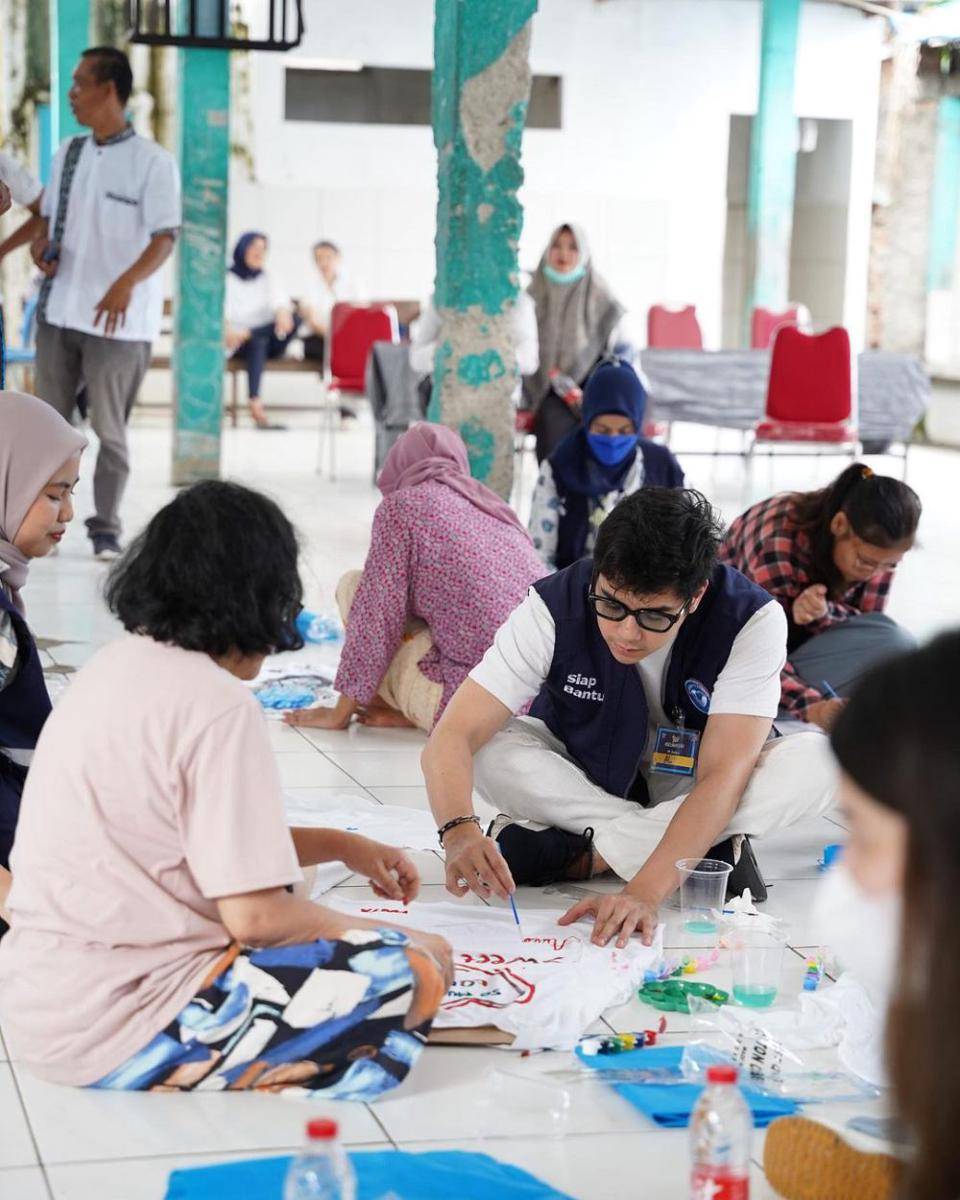 potret Al Ghazali ikut kegiatan sosial (instagram.com/alghazali7)