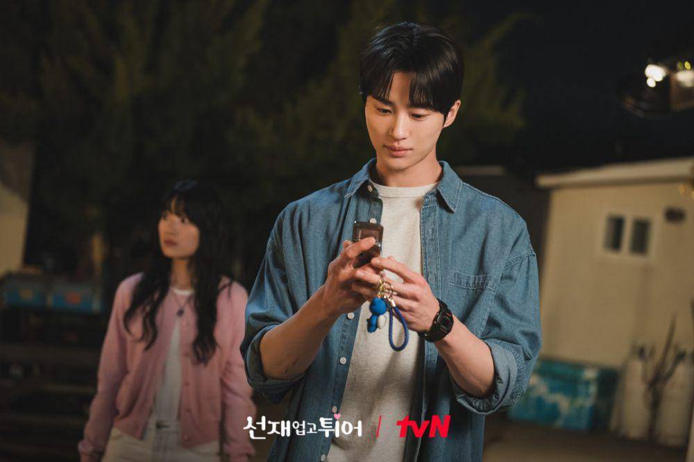 Kim Hye Yoon dan Byeon Woo Seok di Lovely Runner (dok. tvN/Lovely Runner)