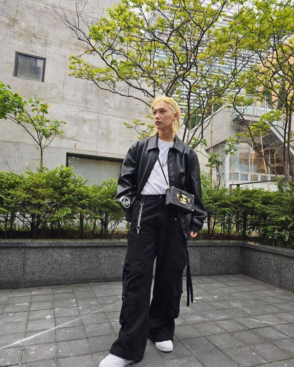 OOTD t-shirt putih ala Felix Stray Kids (instagram.com/yong.lixx)