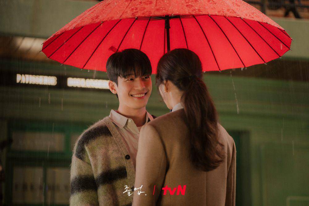 still cut drama The Midnight Romance in Hagwon (x.com/CJnDrama)