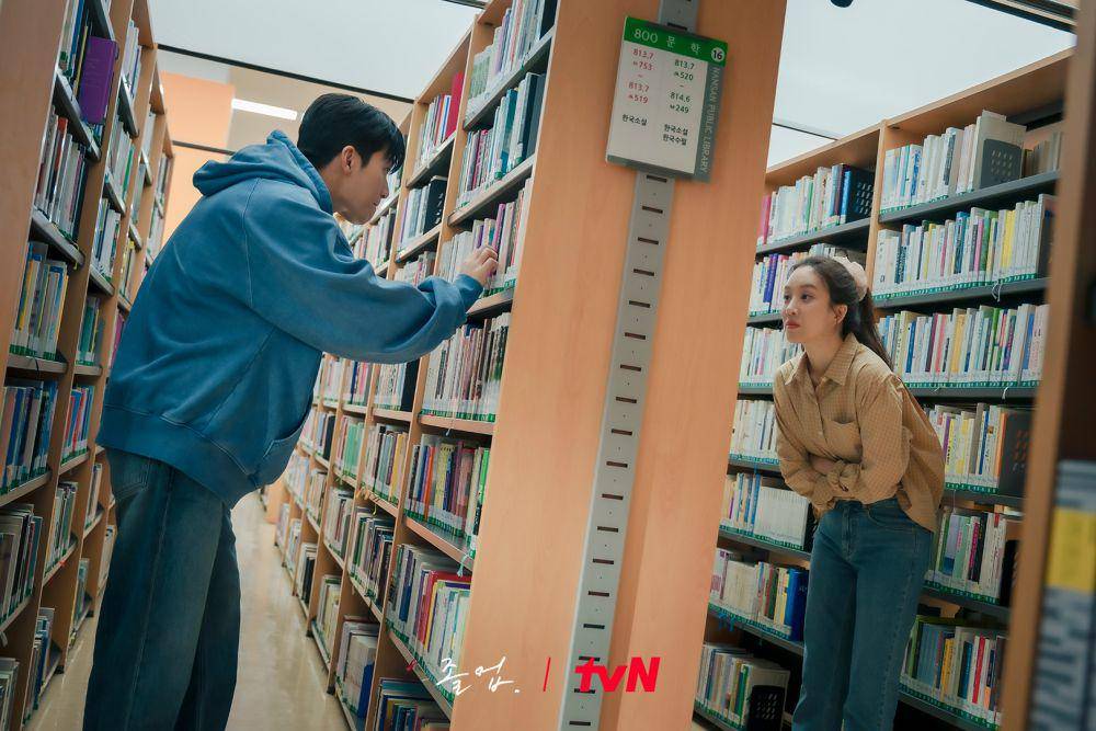 still cut drama The Midnight Romance in Hagwon (x.com/CJnDrama)