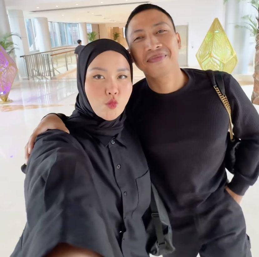 potret bahagia Aby Respati umumkan kehamilan istri (Instagram.com/abyrespati)