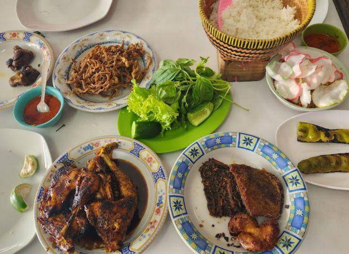 Rumah Makan Laksana, Lembang (google.com/maps/Cindy Yenita Iskandar)