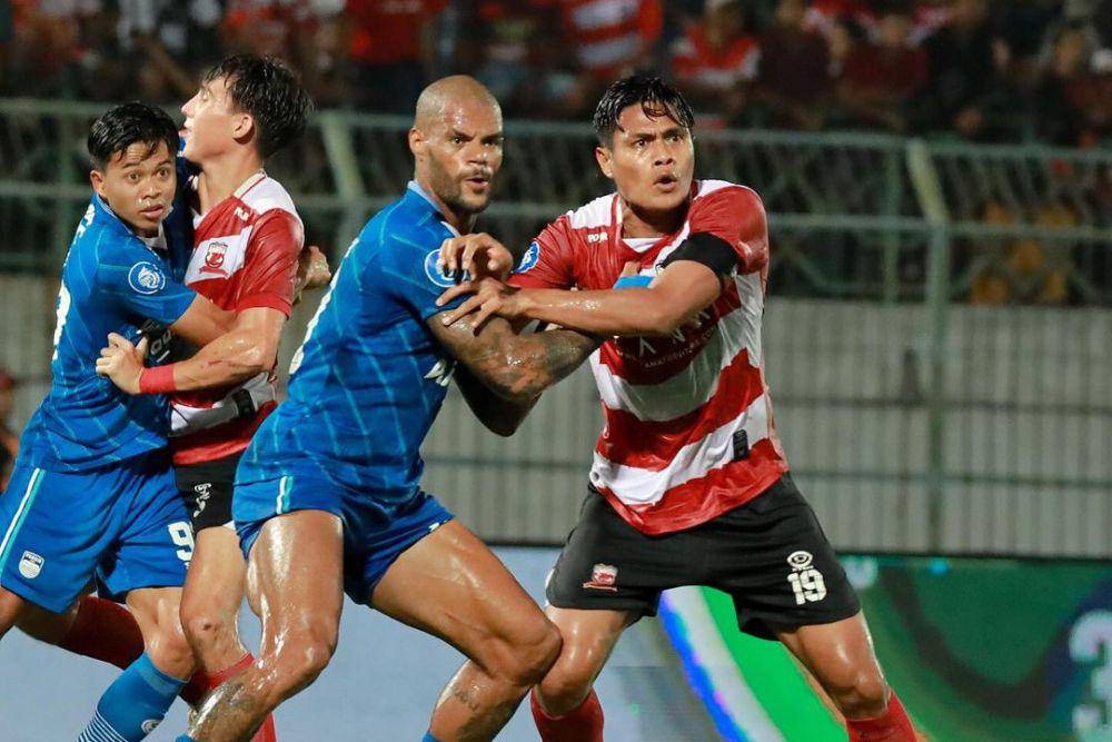 Madura United dalam laga menghadapi Persib Bandung pada putaran kedua Liga 1 2023/2024. (instagram.com/maduraunited.fc)