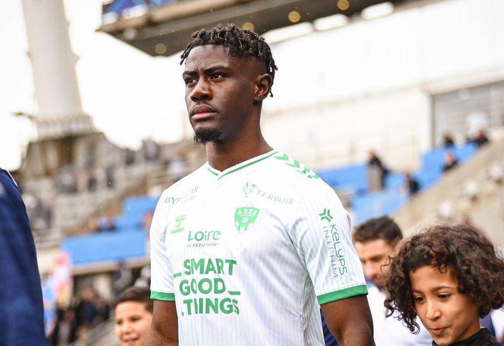 Nathanael Mbuku ketika membela AS Saint-Étienne. (instagram.com/n.mbuku)