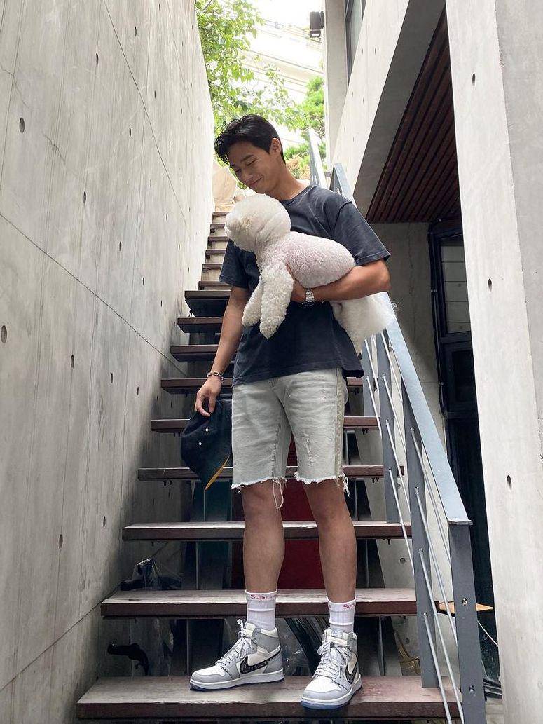 potret Park Seo Joon (instagram.com/bn_sj2013)