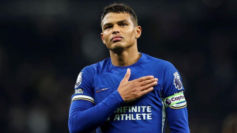 5 Pemain Non-Kiper Tertua yang Tampil di EPL 2023/2024, Siapa Saja?