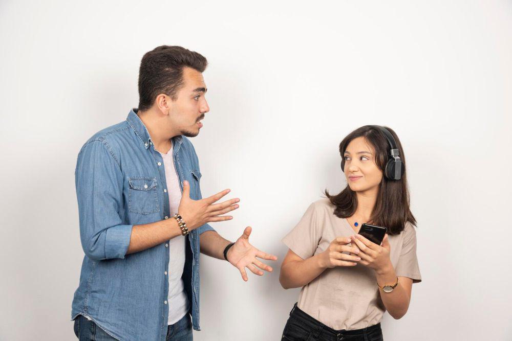 5 Tips Hadapi Orang yang Suka Memberi Saran Tanpa Diminta, Cuekin?